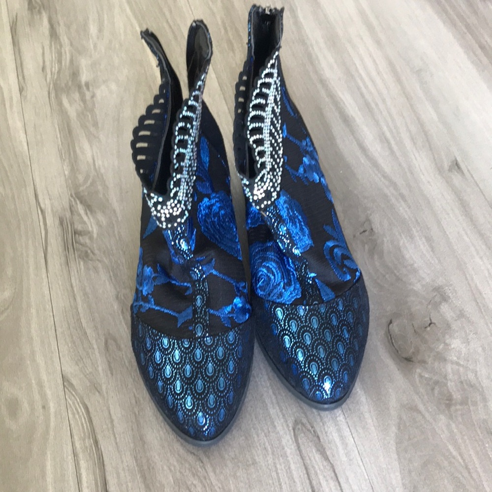Rare unique renaissance Blue Ankle Boots